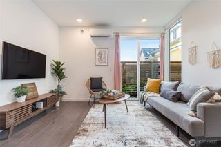 1112 13th Avenue #E, Seattle, WA 98122