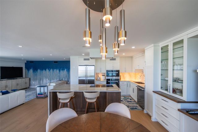 770 S PALM AVENUE 1704, Sarasota, FL 34236