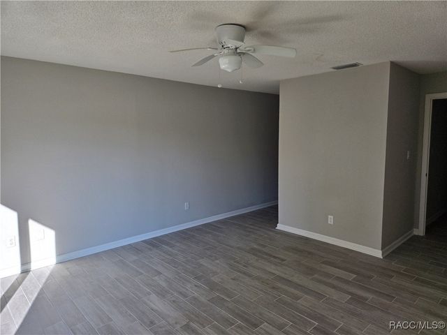 11599 W Kingfisher Court, Crystal River, FL 34429