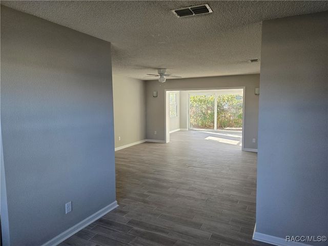 11599 W Kingfisher Court, Crystal River, FL 34429