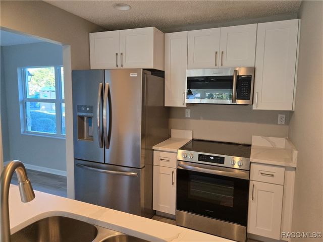 11599 W Kingfisher Court, Crystal River, FL 34429