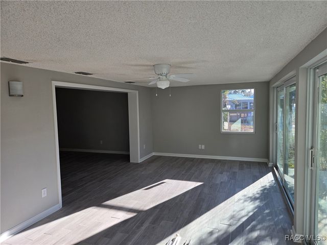 11599 W Kingfisher Court, Crystal River, FL 34429