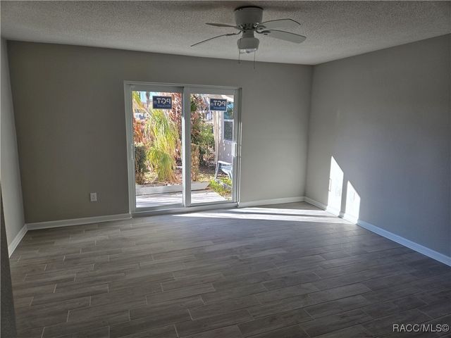 11599 W Kingfisher Court, Crystal River, FL 34429