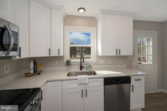 8006 BLOSSOM WOOD CT, Fredericksburg, VA 22407