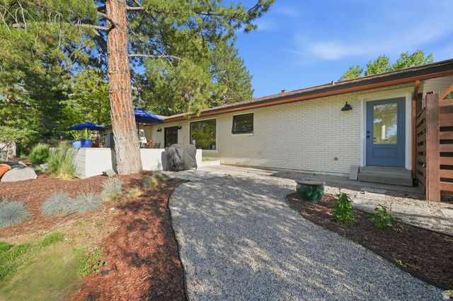 5 APPLE HILL CIR, Sandy, UT 84092