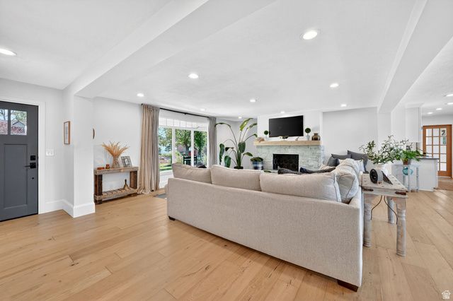 5 APPLE HILL CIR, Sandy, UT 84092
