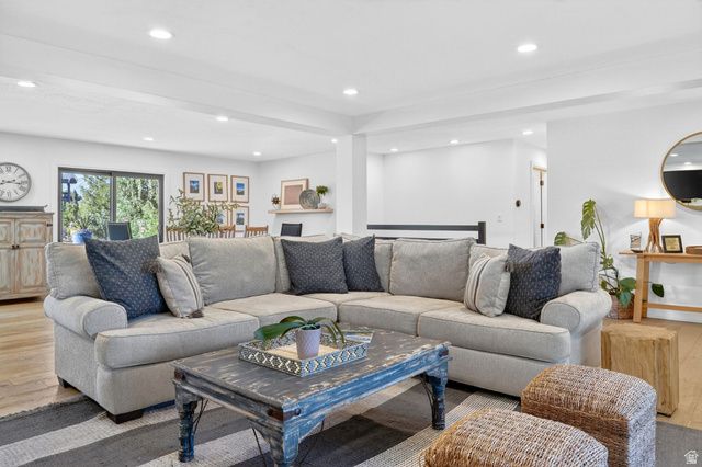 5 APPLE HILL CIR, Sandy, UT 84092