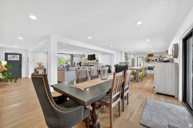 5 APPLE HILL CIR, Sandy, UT 84092