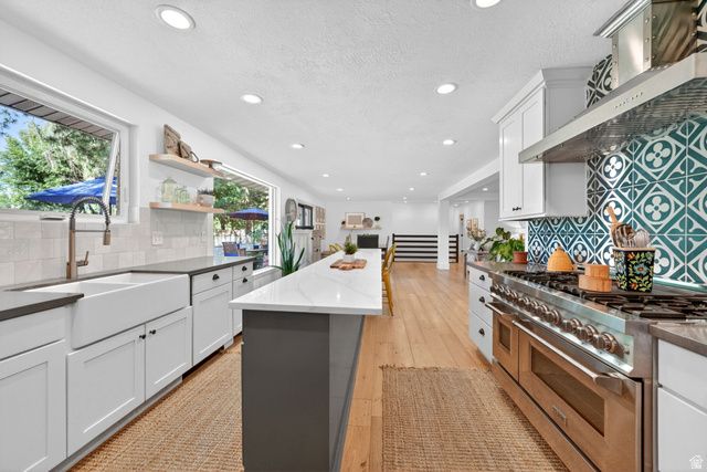 5 APPLE HILL CIR, Sandy, UT 84092