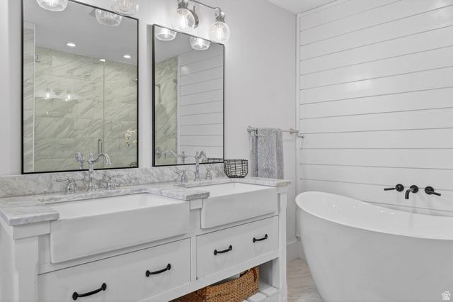 5 APPLE HILL CIR, Sandy, UT 84092