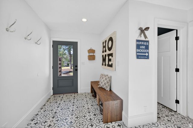 5 APPLE HILL CIR, Sandy, UT 84092