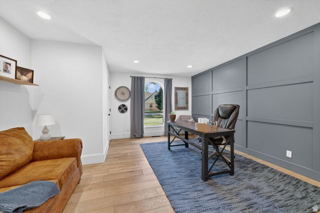 5 APPLE HILL CIR, Sandy, UT 84092