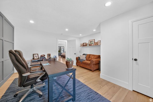 5 APPLE HILL CIR, Sandy, UT 84092