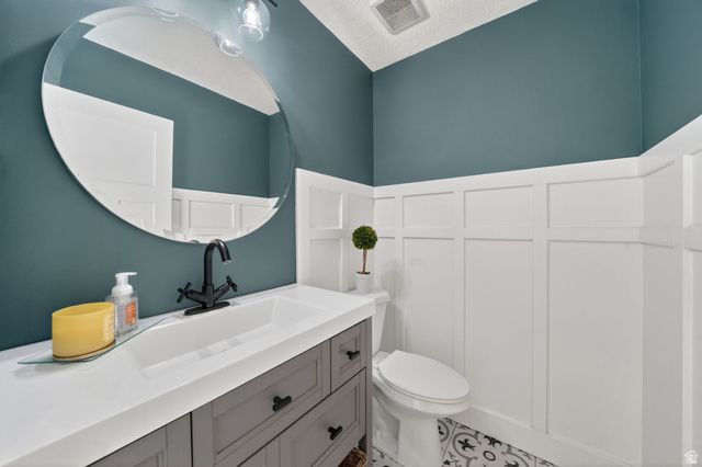 5 APPLE HILL CIR, Sandy, UT 84092