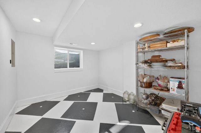 5 APPLE HILL CIR, Sandy, UT 84092