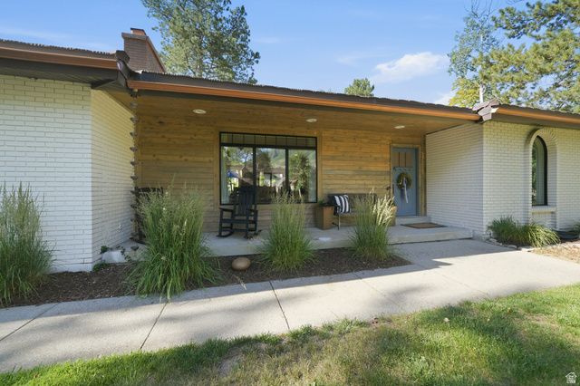 5 APPLE HILL CIR, Sandy, UT 84092