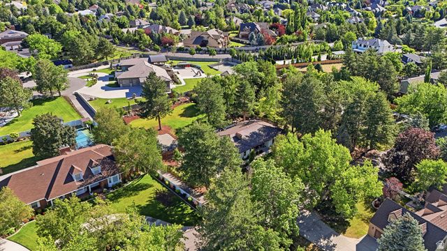 5 APPLE HILL CIR, Sandy, UT 84092