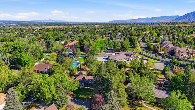 5 APPLE HILL CIR, Sandy, UT 84092