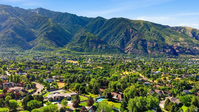 5 APPLE HILL CIR, Sandy, UT 84092