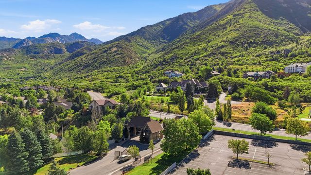 5 APPLE HILL CIR, Sandy, UT 84092