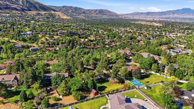 5 APPLE HILL CIR, Sandy, UT 84092
