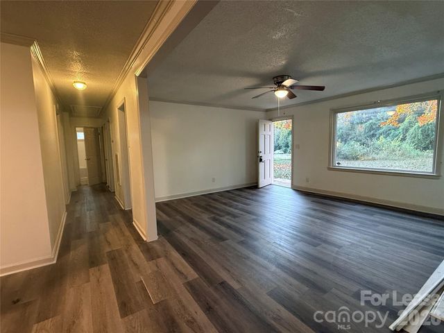 9225 Moores Chapel Road, Charlotte, NC 28214