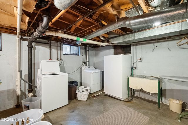 27 Chamberry Cir, Louisville, KY 40207