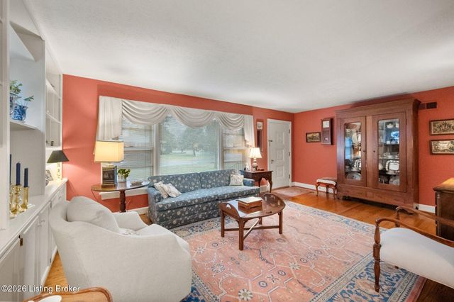 27 Chamberry Cir, Louisville, KY 40207