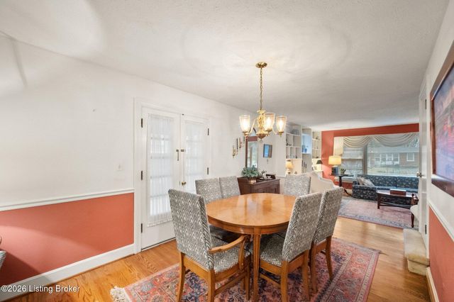 27 Chamberry Cir, Louisville, KY 40207