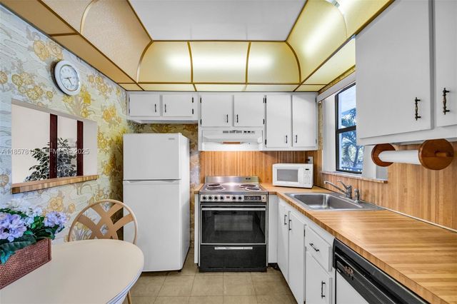 10444 NW 30th Court 204, Sunrise, FL 33322