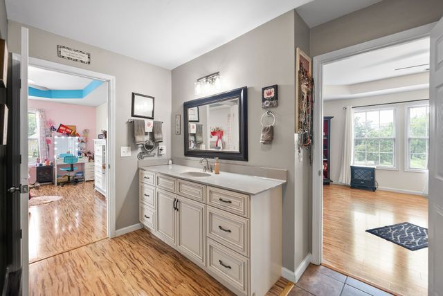 997 Grassland Chase Dr, Gallatin, TN 37066