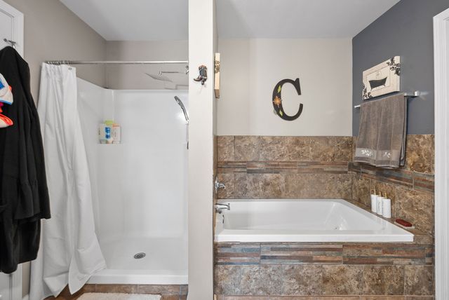 997 Grassland Chase Dr, Gallatin, TN 37066