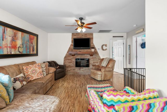 997 Grassland Chase Dr, Gallatin, TN 37066