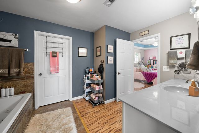 997 Grassland Chase Dr, Gallatin, TN 37066