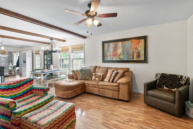 997 Grassland Chase Dr, Gallatin, TN 37066