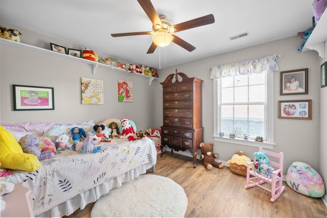997 Grassland Chase Dr, Gallatin, TN 37066