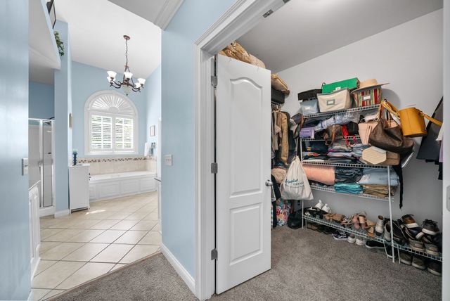 997 Grassland Chase Dr, Gallatin, TN 37066