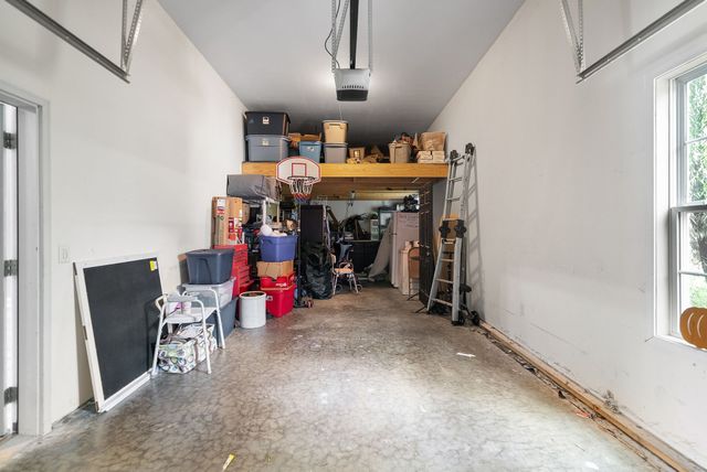 997 Grassland Chase Dr, Gallatin, TN 37066