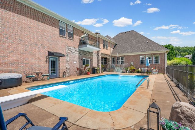 997 Grassland Chase Dr, Gallatin, TN 37066