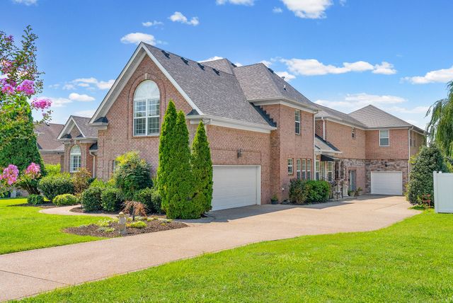 997 Grassland Chase Dr, Gallatin, TN 37066