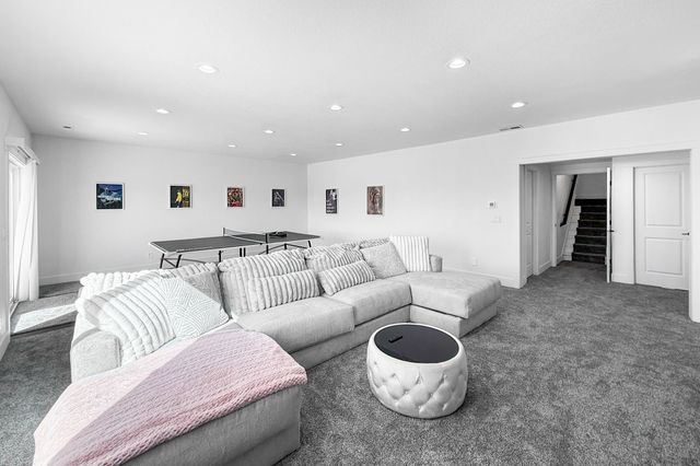 860 NW Frescott Circle, Waukee, IA 50263