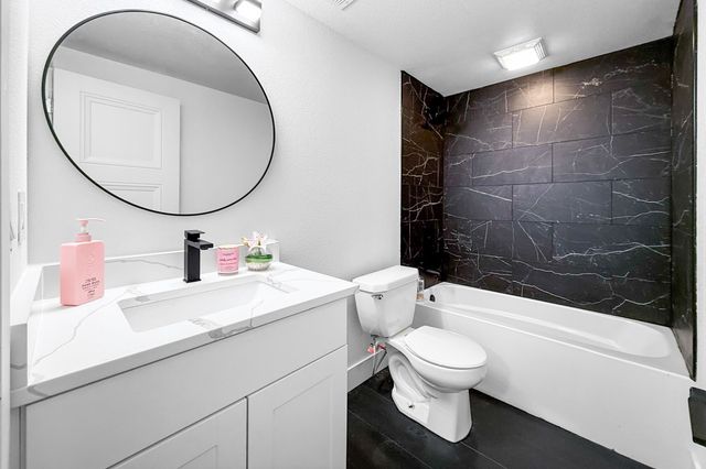 860 NW Frescott Circle, Waukee, IA 50263