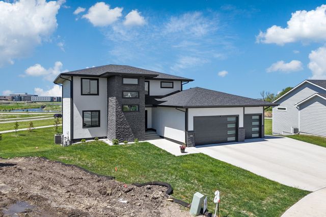 860 NW Frescott Circle, Waukee, IA 50263