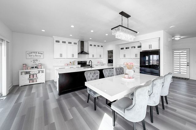 860 NW Frescott Circle, Waukee, IA 50263