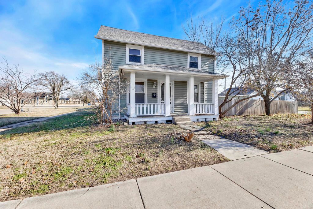818 Ohio St, Augusta, KS 67010