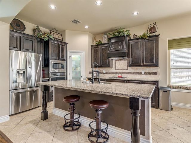 9101 NW 86th Court, Yukon, OK 73099