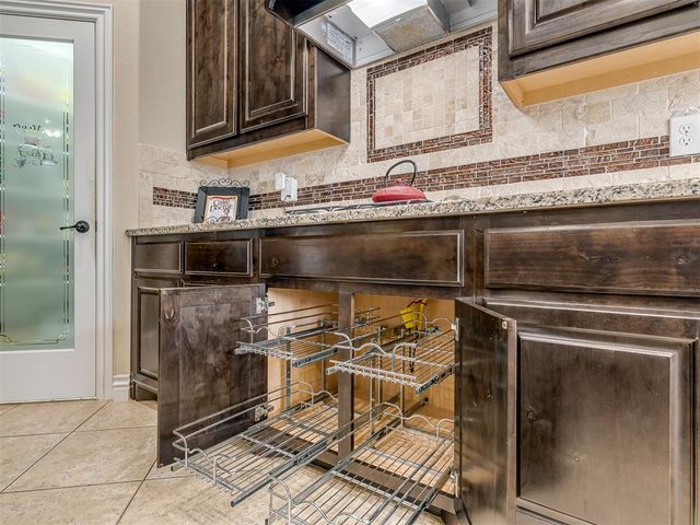 9101 NW 86th Court, Yukon, OK 73099