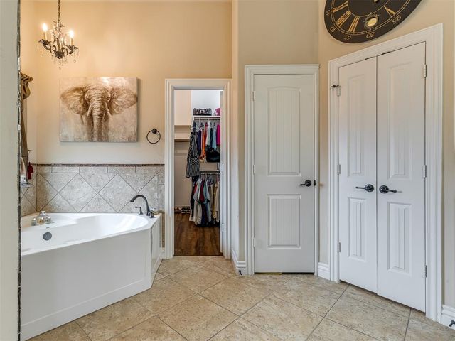 9101 NW 86th Court, Yukon, OK 73099