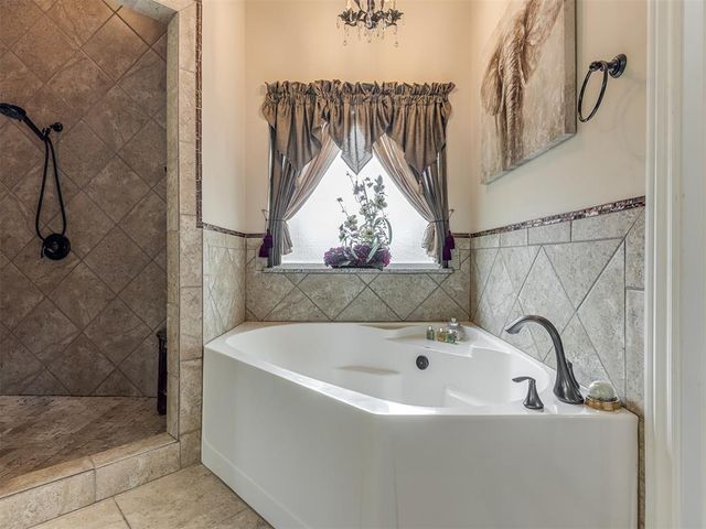 9101 NW 86th Court, Yukon, OK 73099