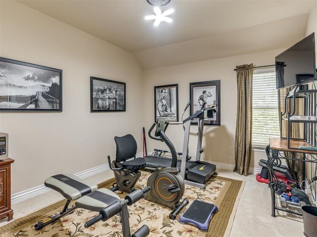 9101 NW 86th Court, Yukon, OK 73099